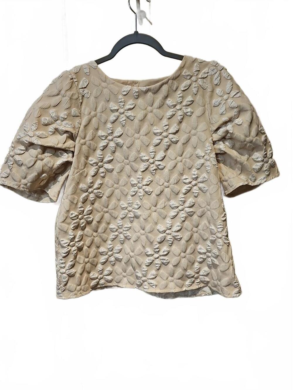 Hazel  Ivory Floral Short Sleeve Keyhole Back Boho Blouse Size L